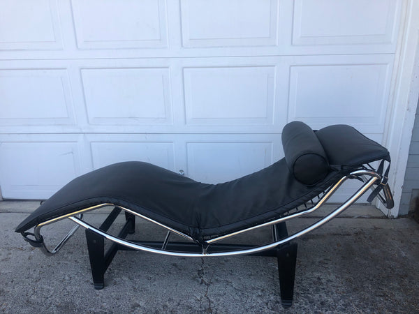 Vintage Replica Le Corbusier LC4 chaise lounge chair
