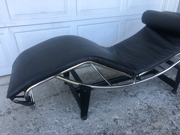 Vintage Replica Le Corbusier LC4 chaise lounge chair