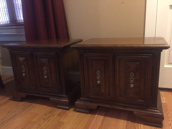 Pair of Vintage Walnut Nightstands, sidetables, small cabinets