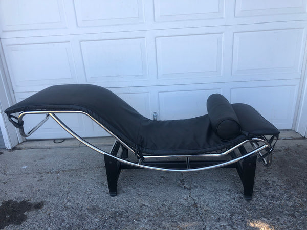 Vintage Replica Le Corbusier LC4 chaise lounge chair