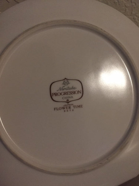 Noritake Progression #9072 Flower Time Salad Plates ( 4 available)