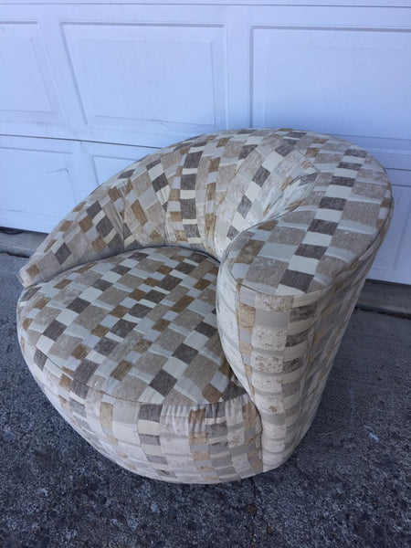 Mid Century Nautilus Swivel Chair by GuildCraft - in the manner of Vladimir Kagan