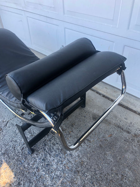 Vintage Replica Le Corbusier LC4 chaise lounge chair