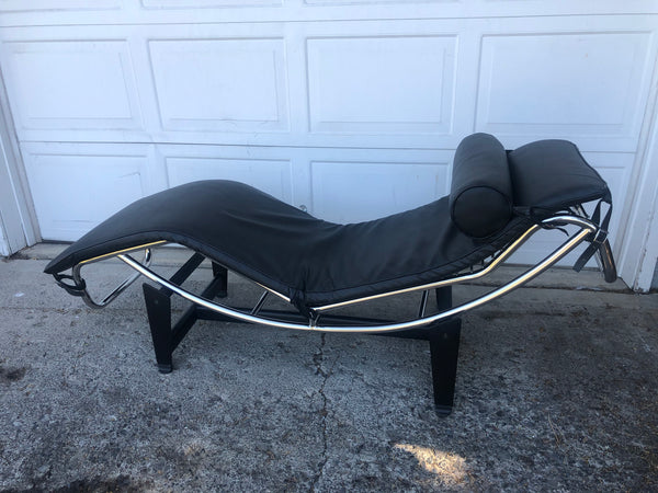 Vintage Replica Le Corbusier LC4 chaise lounge chair