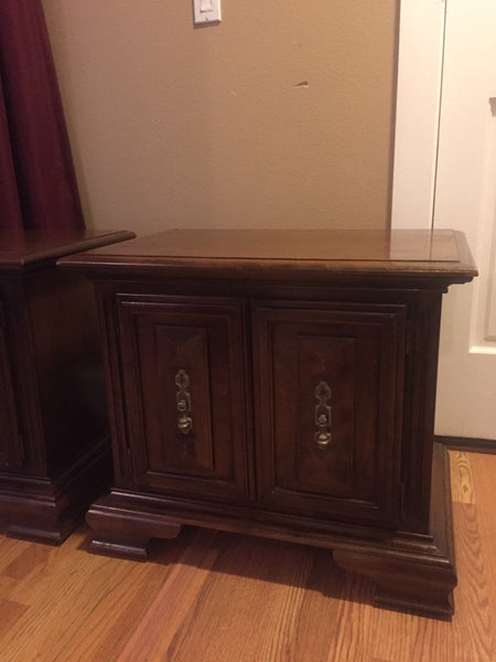Pair of Vintage Walnut Nightstands, sidetables, small cabinets