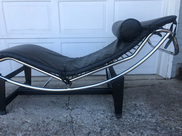 Vintage Replica Le Corbusier LC4 chaise lounge chair