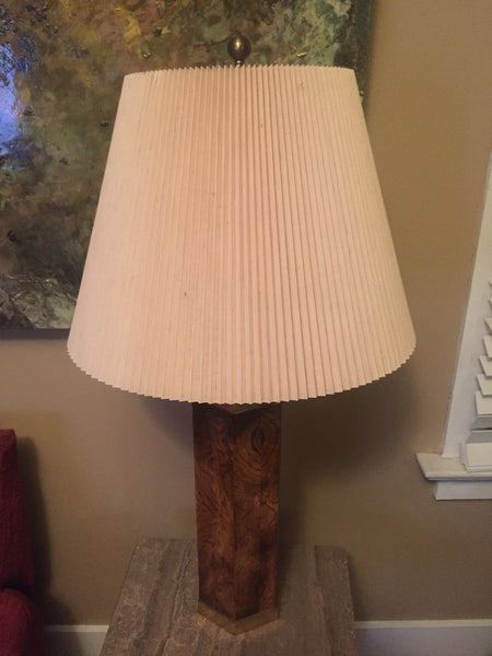 Vintage Hexagon Burled Wood and Brass Tall Table Lamp in the style of Milo Baughman