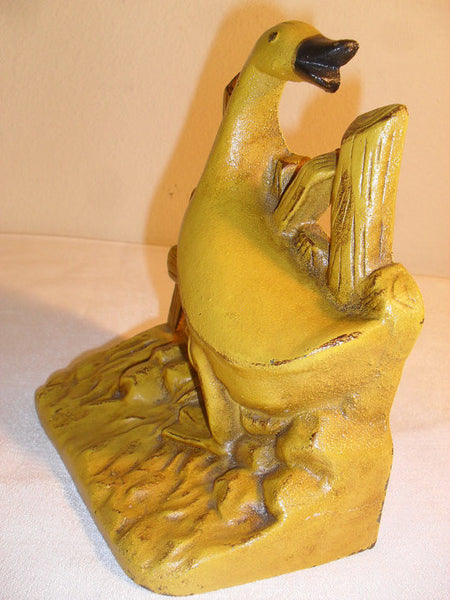 Nice Vintage Cast Iron Figural Duck Goose Doorstop Door Stop