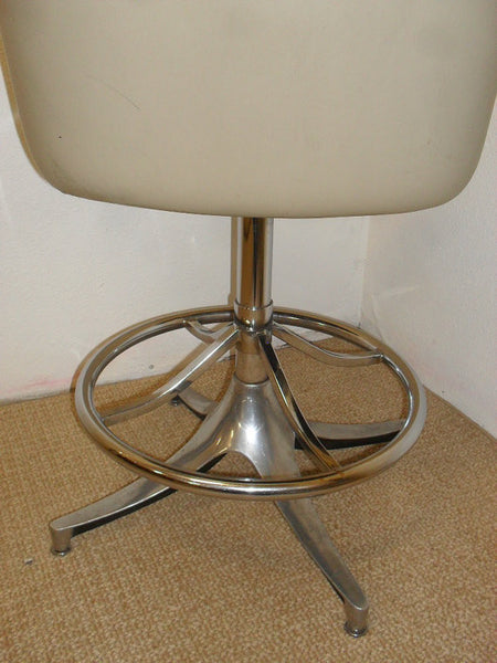 Vintage Mid Century Beige Vinyl Swivel Barstool With Chrome Base