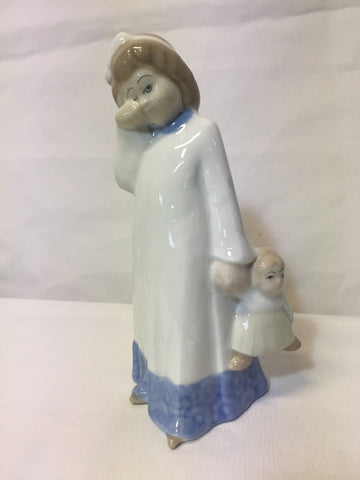 ON SALE -  Vintage D'Art SA Spanish Porcelain Figurine - Crying Girl With Doll