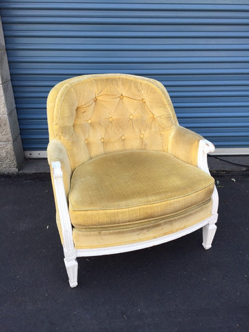 Vintage Woodmark Originals Hollywood Regency Country French Yellow Velvet Tufted Lounge Chair